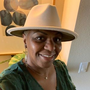 Meet your Posher, Keisha